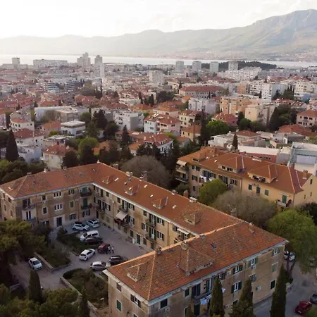 Niteroni Apartment Split