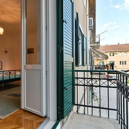 Niteroni Apartment *