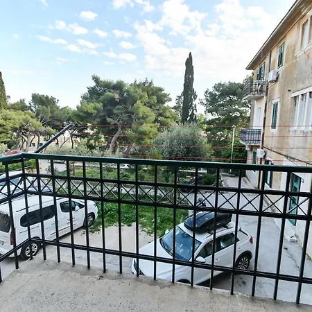 Niteroni Apartment