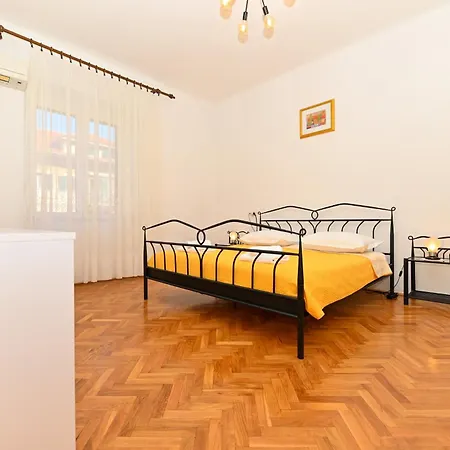 Niteroni Apartment