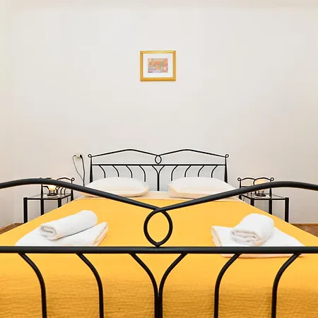 Niteroni Apartment